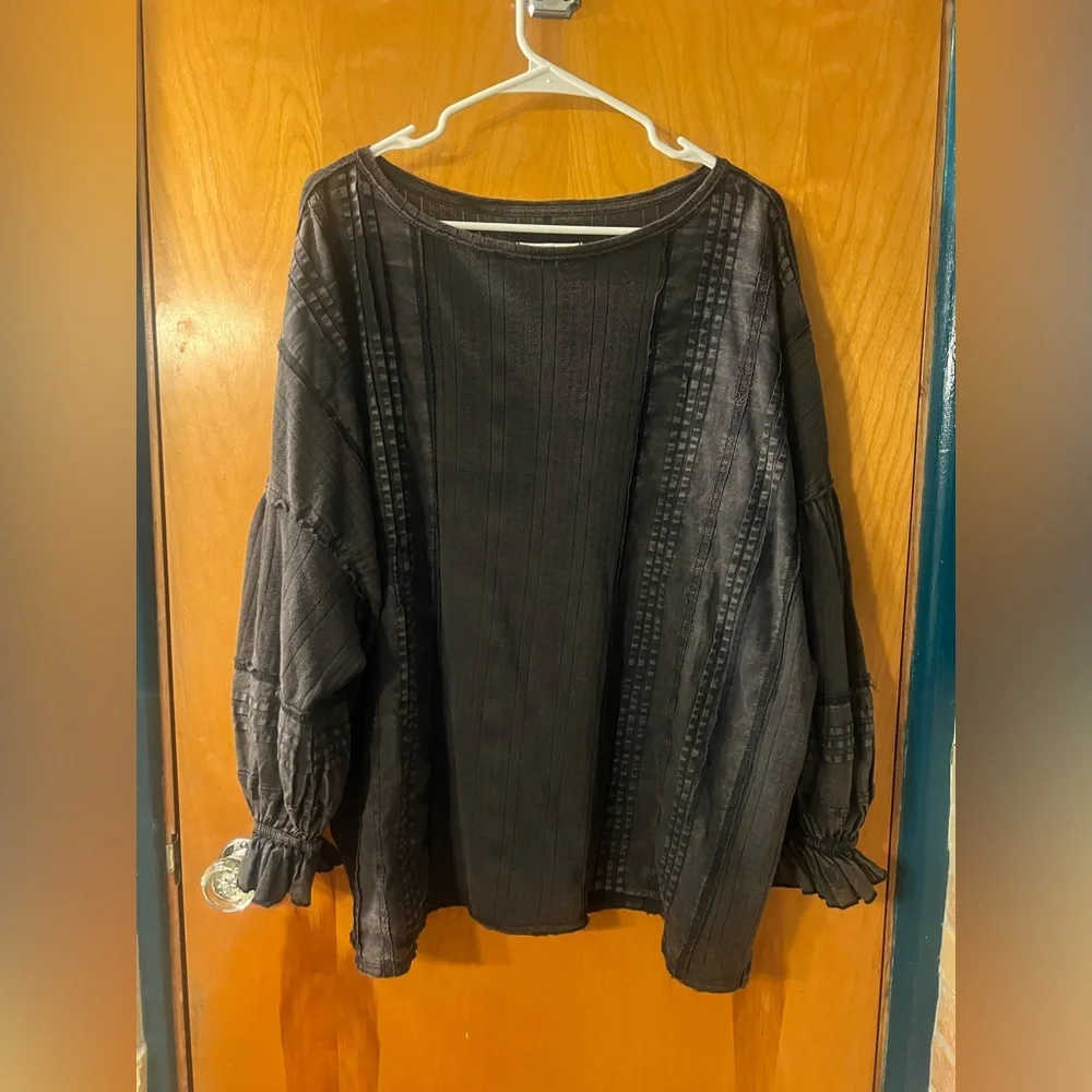 We The Free Dark Gray Blouse with Puff Sleeves - Picture 2 of 7